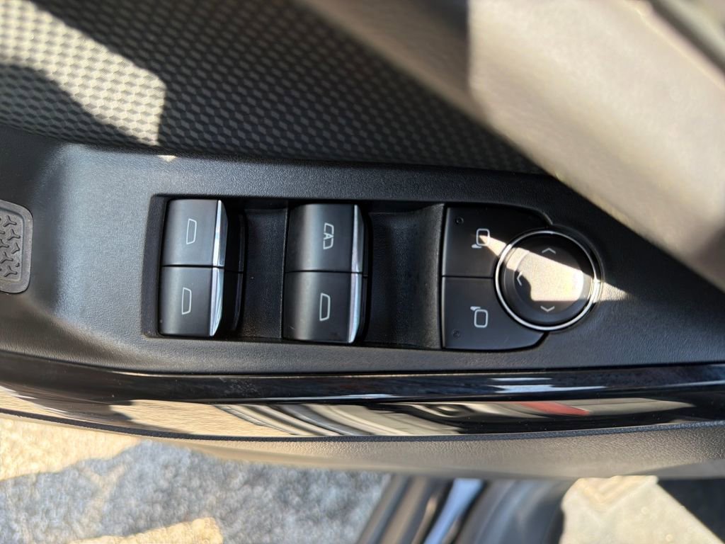 Used 2025 Chevrolet Equinox RS image 28