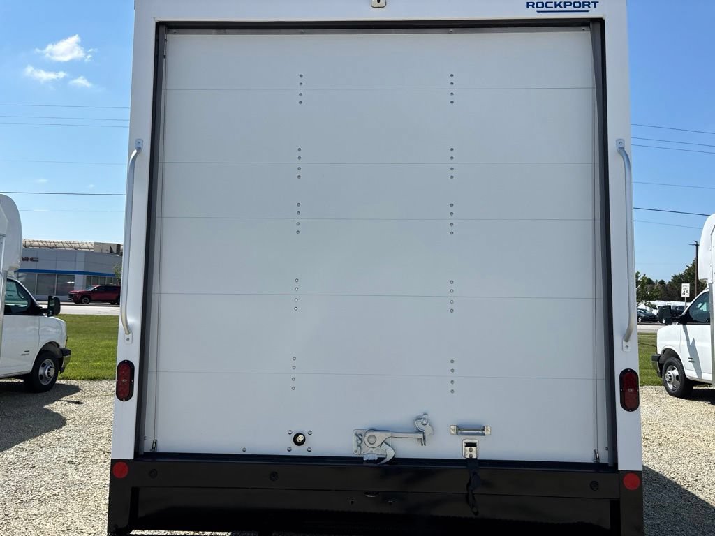 New 2026 Chevrolet Express 4500 w/ Power Convenience Package RWD image 4
