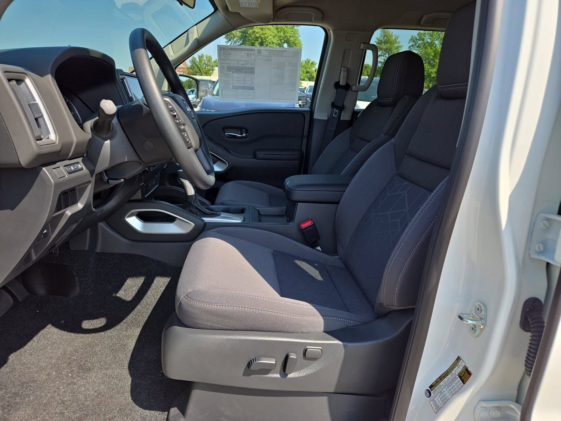 New 2025 Nissan Frontier SV AWD/4WD image 10