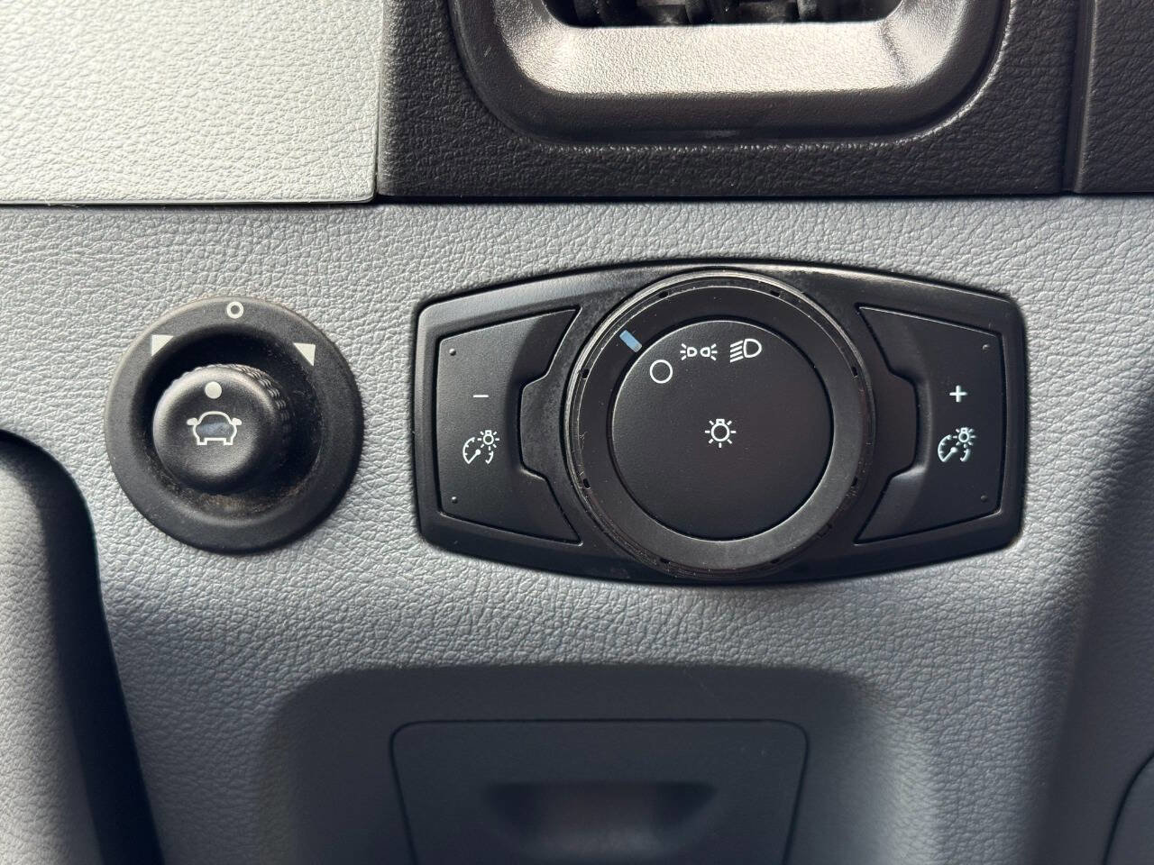 Used 2018 Ford Transit 250 148 Low Roof image 30