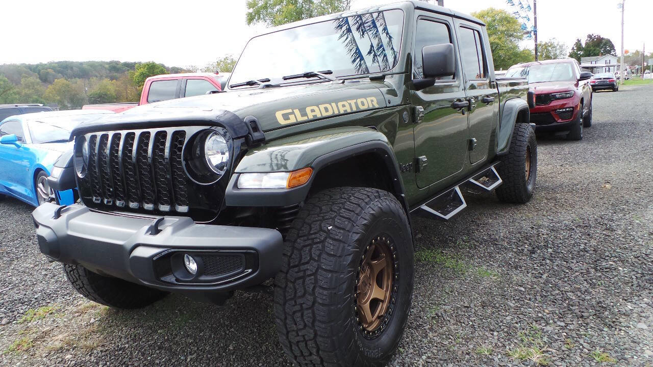 Used 2022 Jeep Gladiator Sport image 1