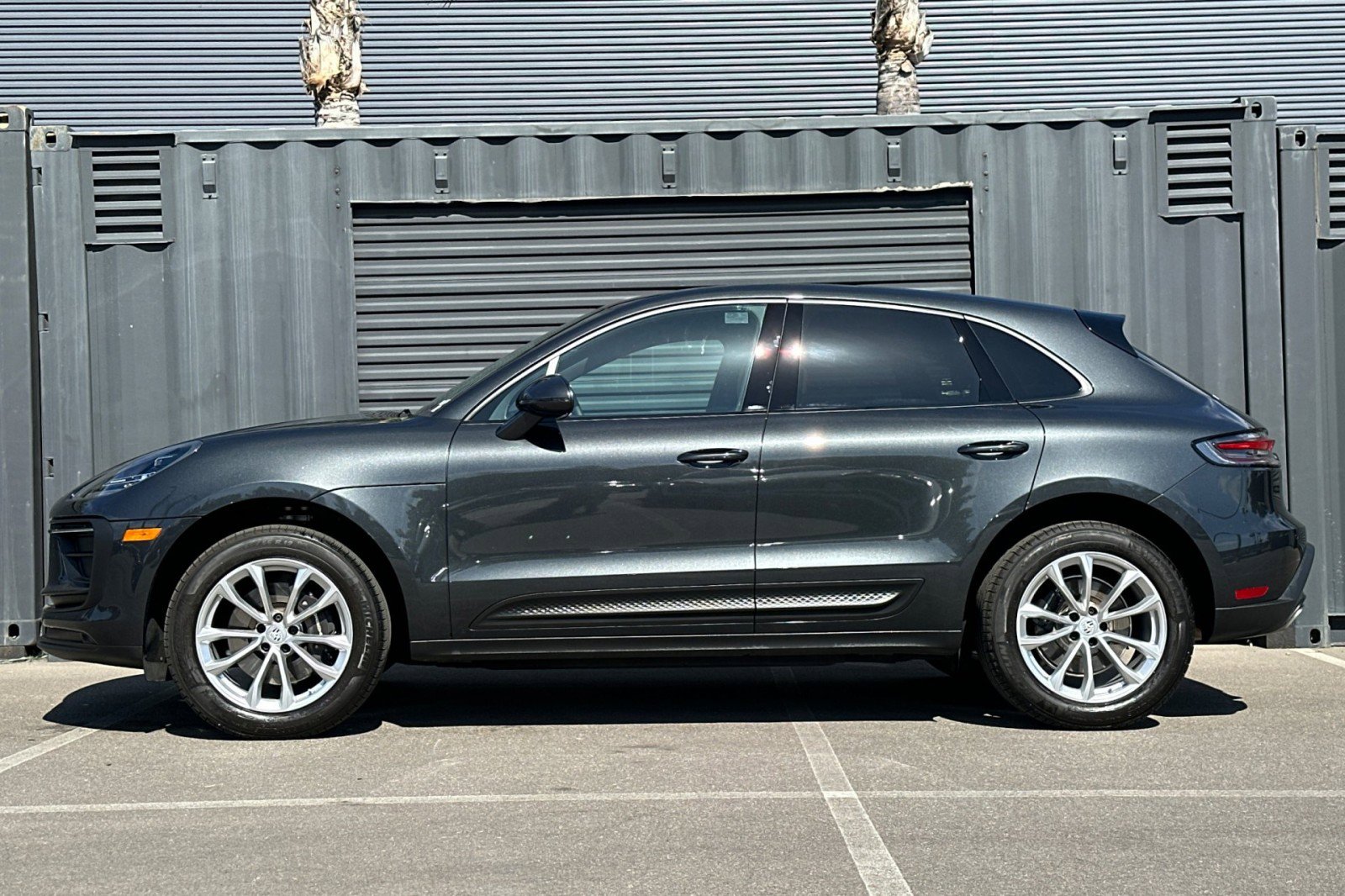 Used 2025 Porsche Macan video 2