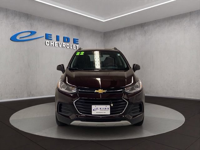 Used 2022 Chevrolet Trax LT w/ LT Convenience Package AWD/4WD image 9