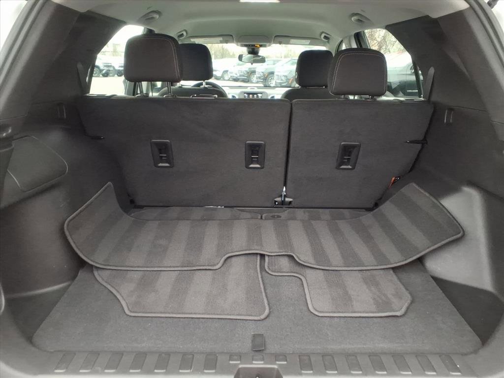 Used 2023 Chevrolet Equinox LS image 17