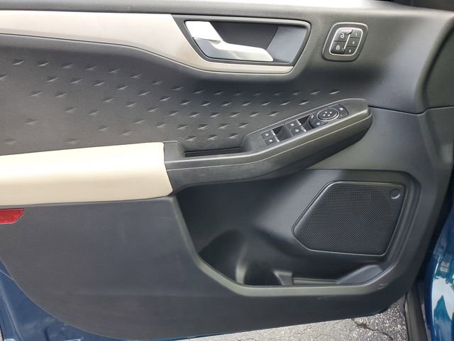 Used 2020 Ford Escape SEL image 18