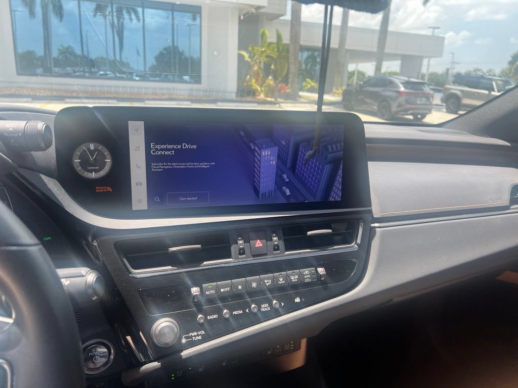 Used 2023 Lexus ES 300h w/ Premium Package FWD image 6