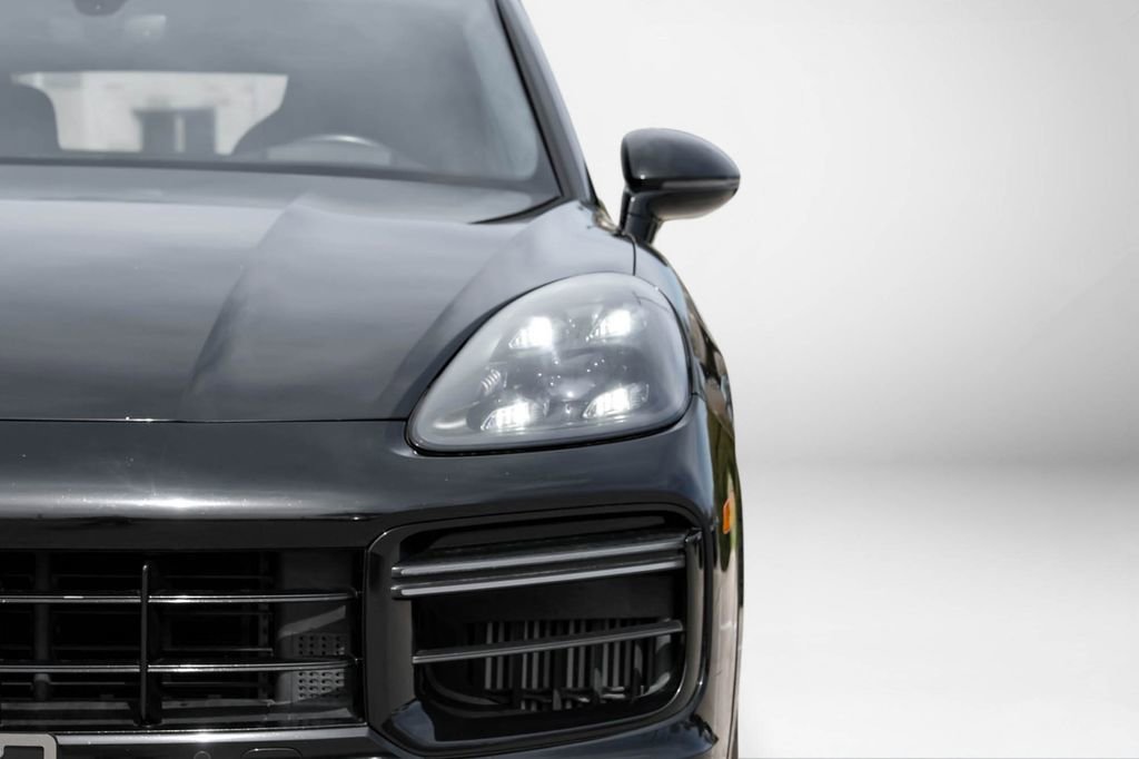 Used 2020 Porsche Cayenne Turbo image 56