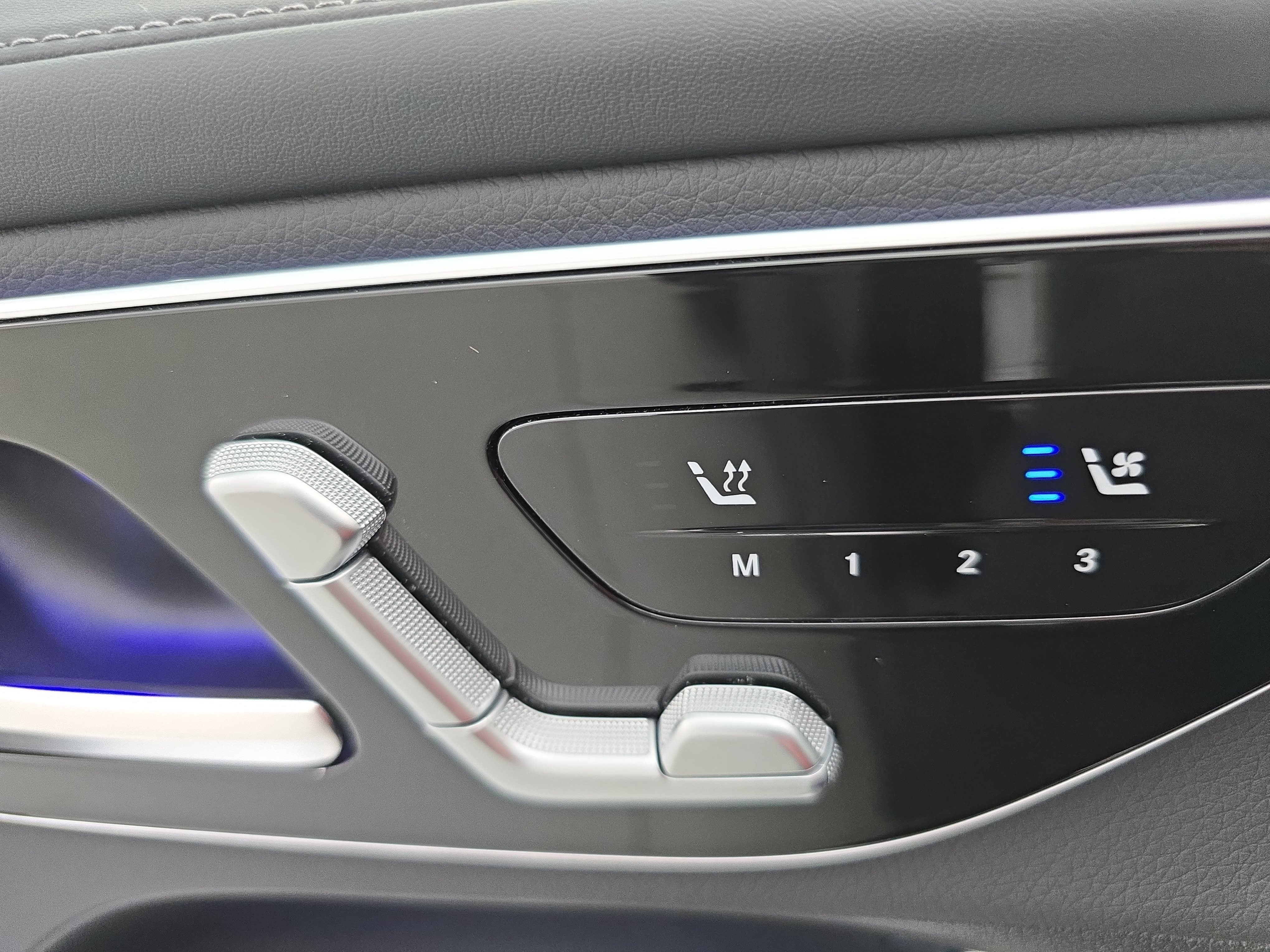 Used 2026 Mercedes-Benz GLC 300 4MATIC image 29