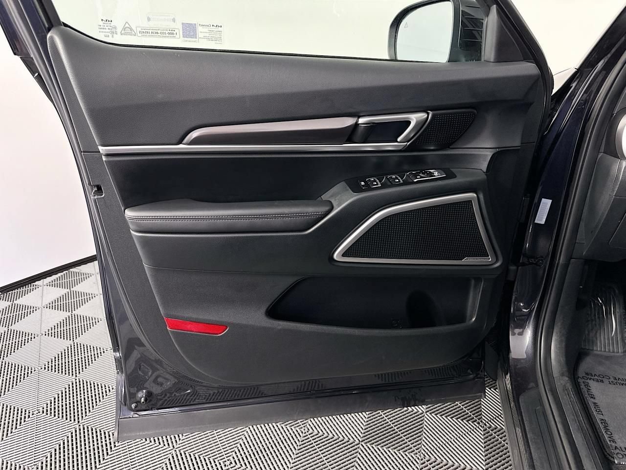 Used 2025 Kia Telluride S AWD/4WD image 20