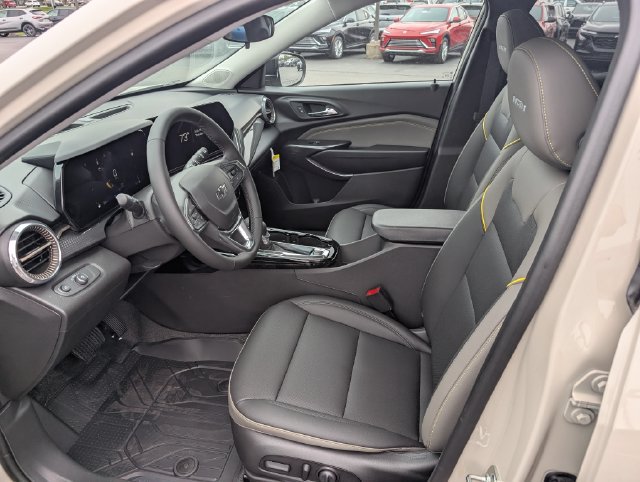 New 2026 Chevrolet Trax ACTIV w/ Sunroof Package FWD image 15