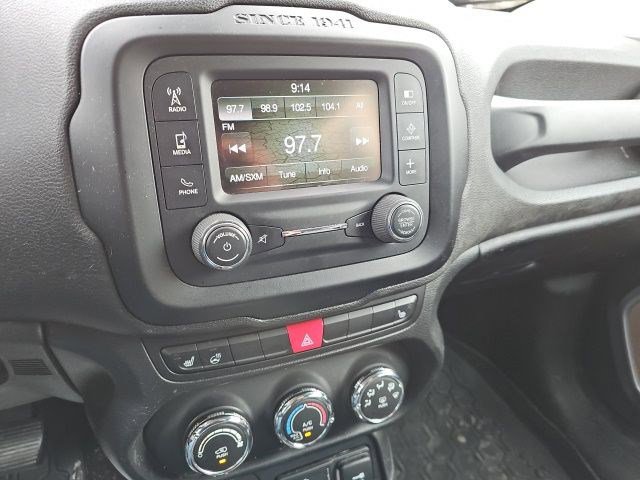 Used 2015 Jeep Renegade Latitude w/ Cold Weather Group II image 20