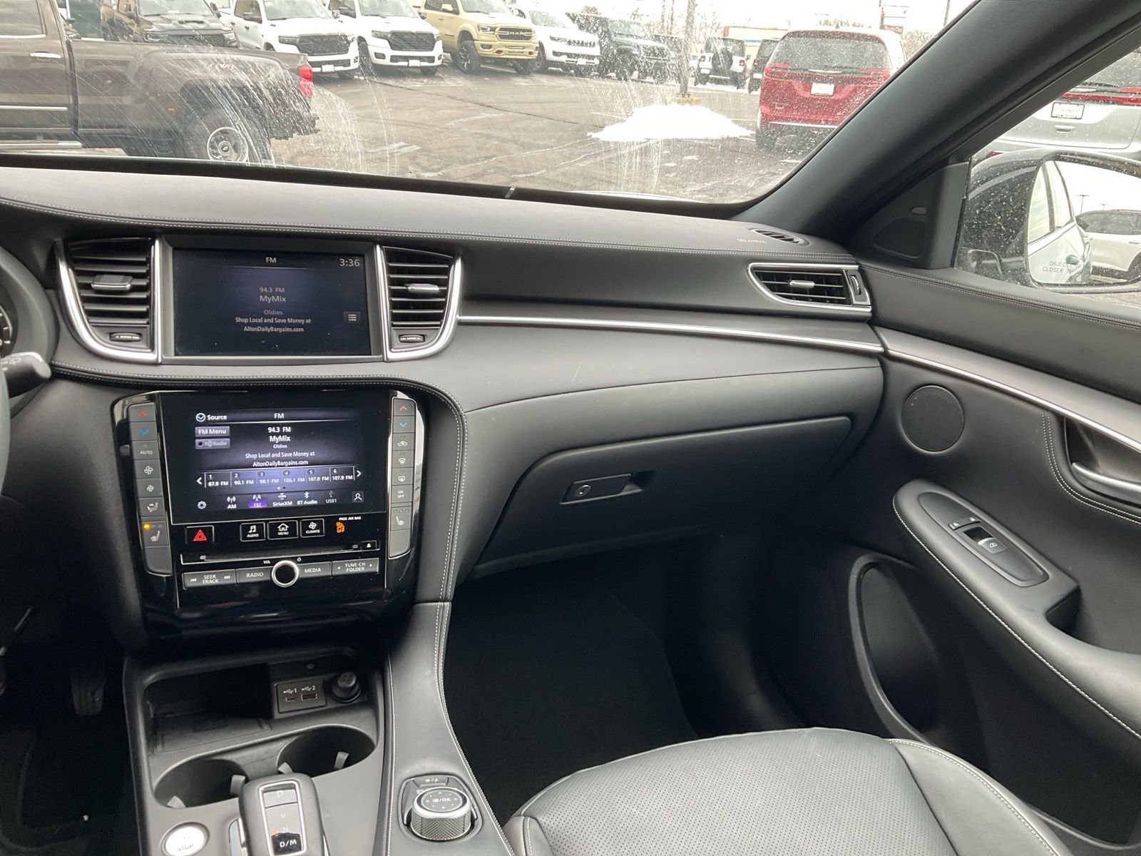 Used 2024 INFINITI QX55 Luxe w/ Cargo Package image 16