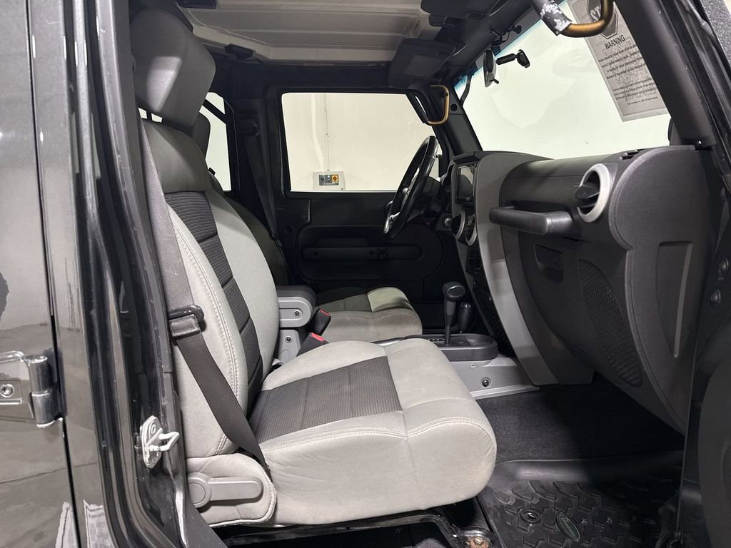 Used 2010 Jeep Wrangler Unlimited Sahara w/ Dual Top Group image 19