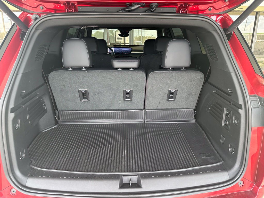 New 2026 Buick Enclave Avenir w/ Super Cruise Package FWD image 32