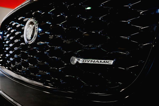 Used 2024 Jaguar XF R-Dynamic SE image 50