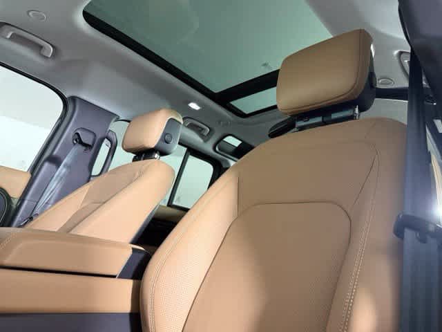 New 2026 Land Rover Defender 110 S AWD/4WD image 5