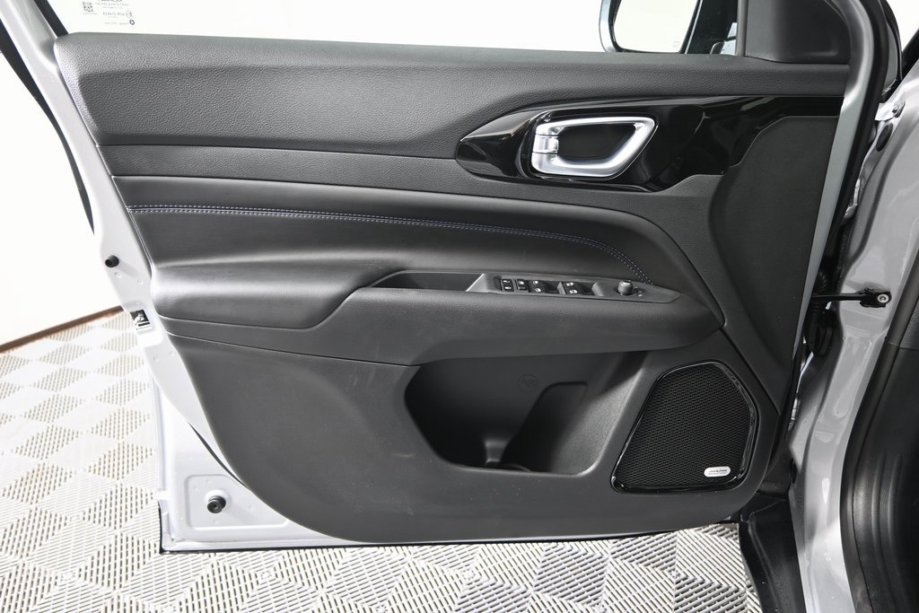 New 2026 Jeep Compass Limited w/ Sun, Sound & Navigation Group image 18