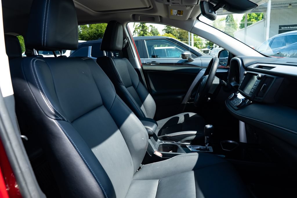 Used 2018 Toyota RAV4 Limited w/ Advanced Technology Package AWD/4WD image 24