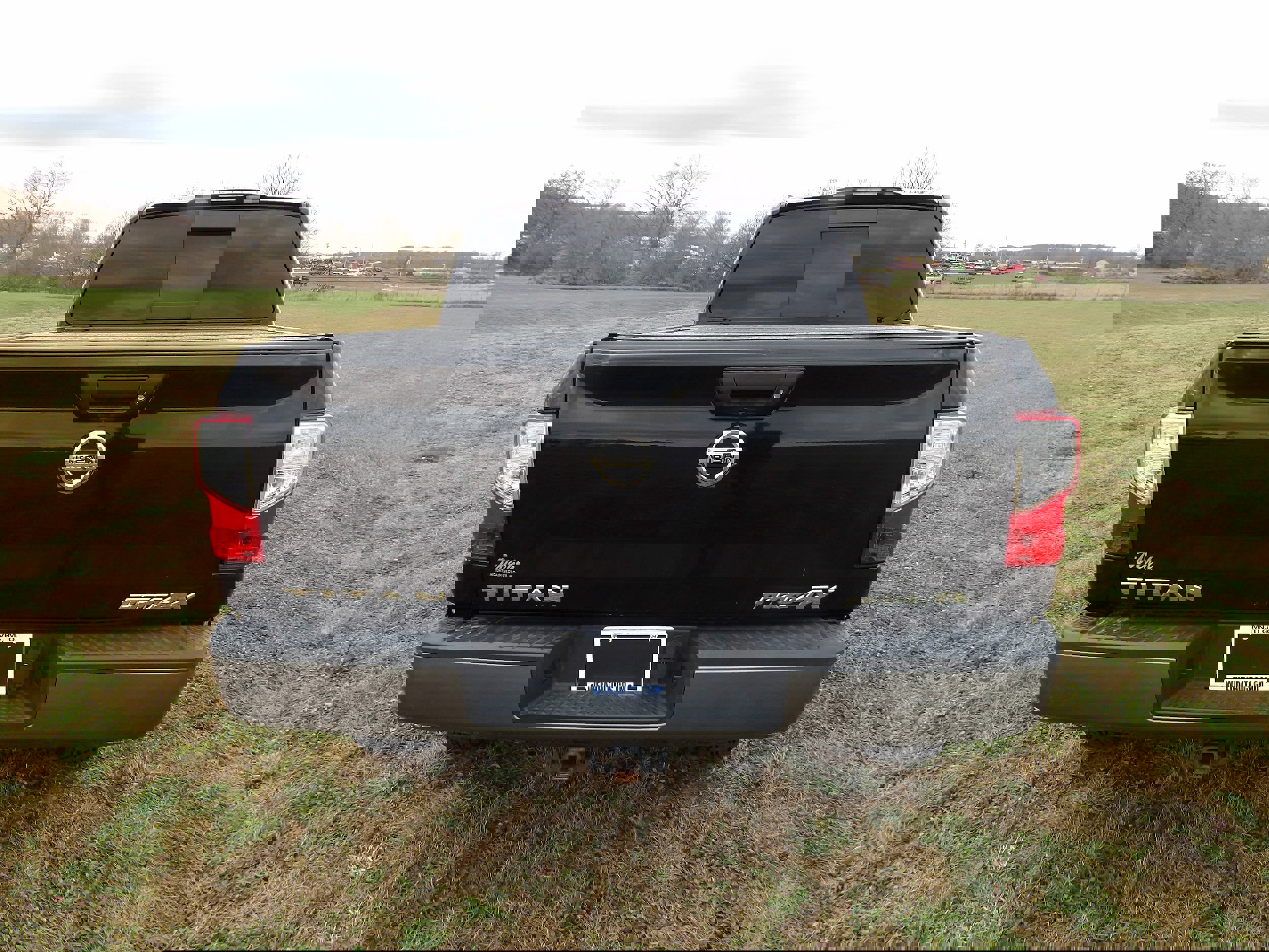 Used 2017 Nissan Titan PRO-4X image 8