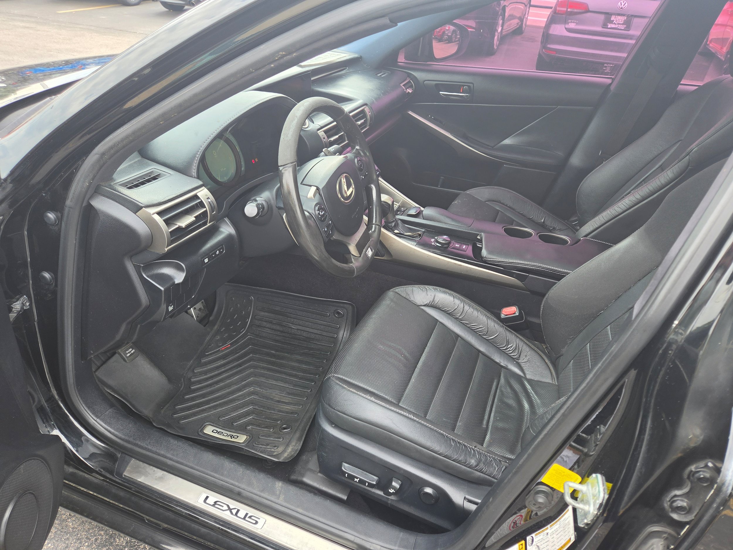 Used 2014 Lexus IS 250 w/ F-Sport Package RWD image 4