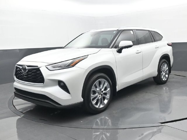 Used 2026 Toyota Highlander Limited AWD/4WD image 24