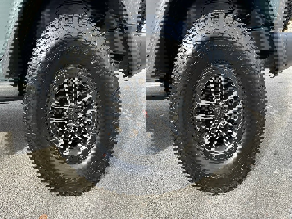 Used 2024 Jeep Wrangler Unlimited Rubicon w/ XTREMEE 35" Tire Package image 33