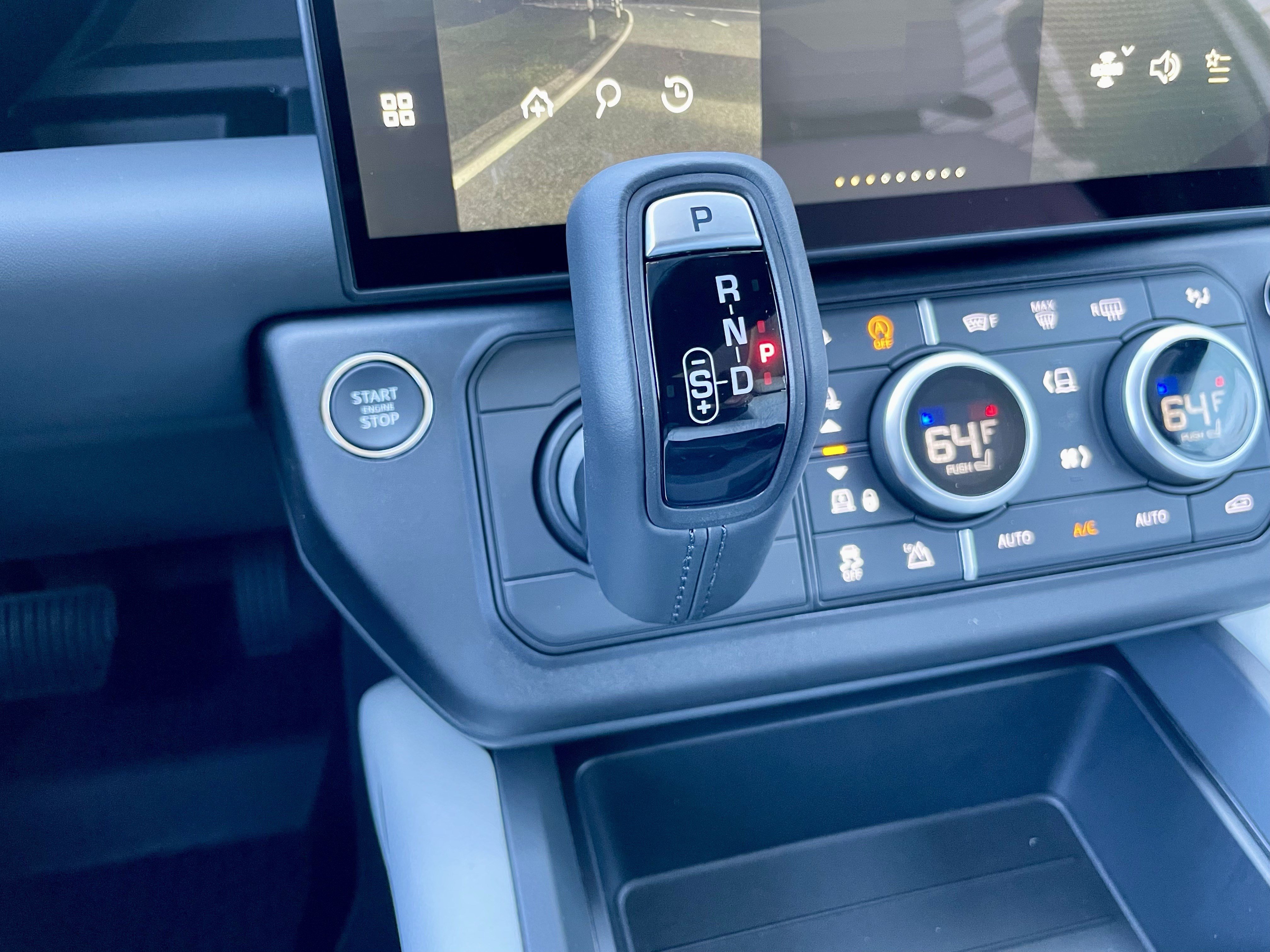 New 2026 Land Rover Defender 130 X-Dynamic SE AWD/4WD image 20