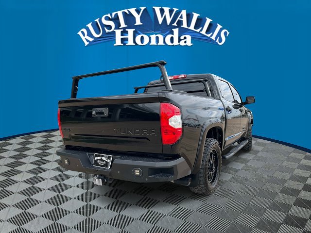 Used 2017 Toyota Tundra SR5 w/ SR5 Upgrade Package AWD/4WD image 3