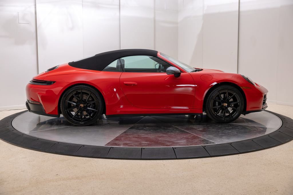 Used 2025 Porsche 911 Carrera T RWD image 9