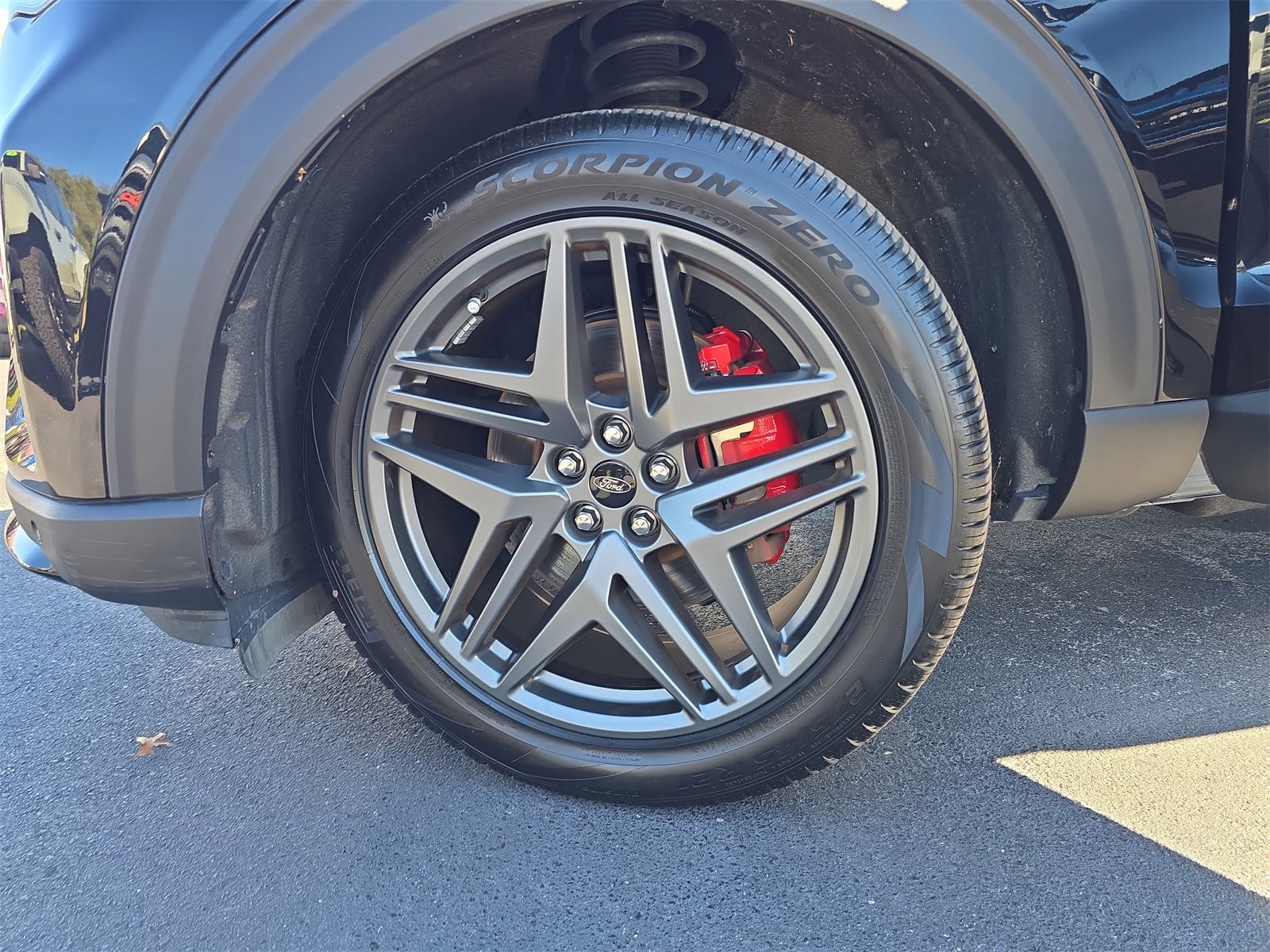 Certified 2025 Ford Explorer ST-Line w/ ST-Line Street Pack image 28