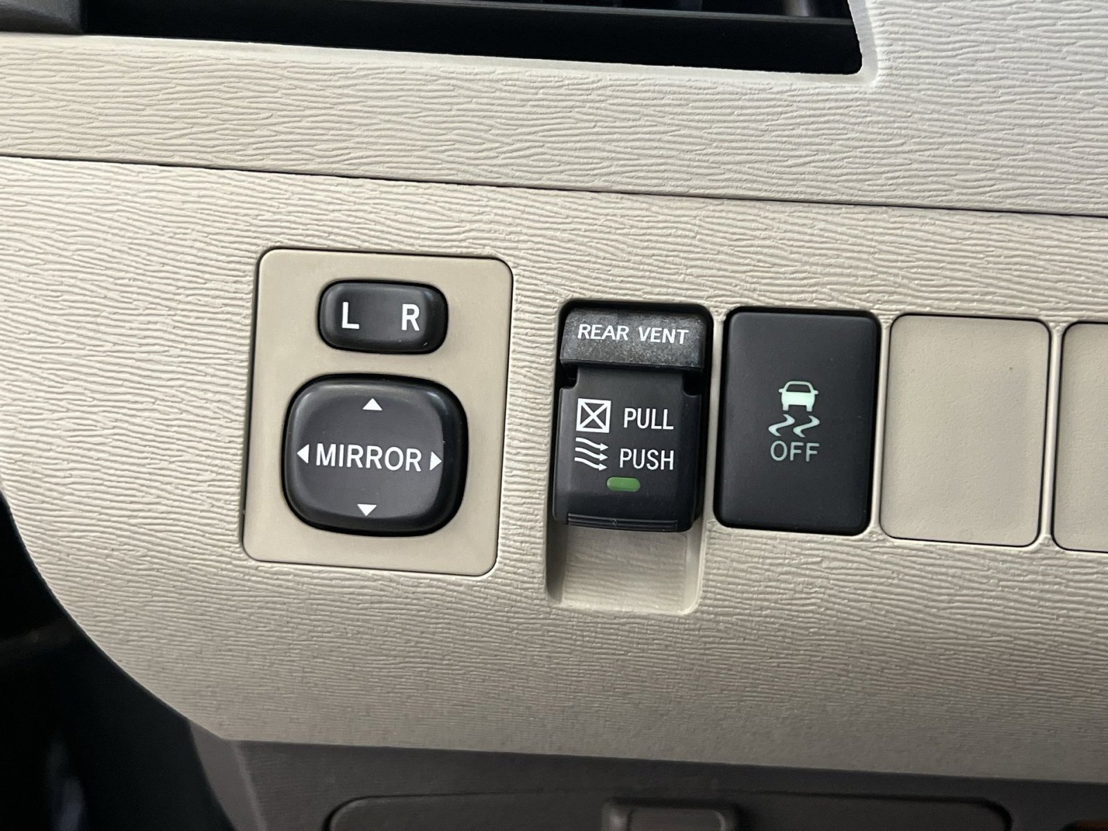 Used 2013 Toyota Sienna XLE FWD image 34