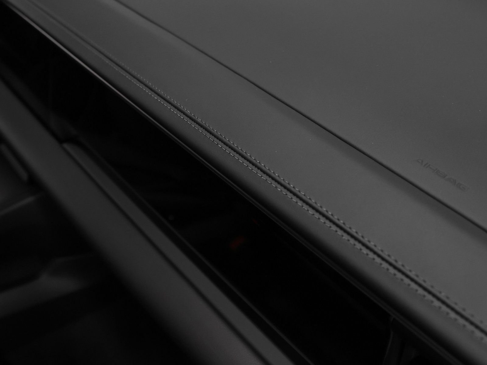 New 2026 Porsche Macan 4 Electric image 26