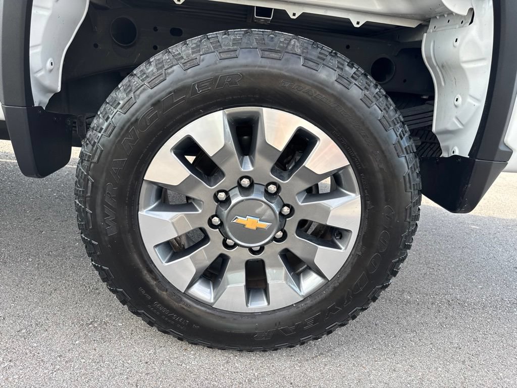 Used 2023 Chevrolet Silverado 2500 Custom w/ Custom Convenience Package AWD/4WD image 27