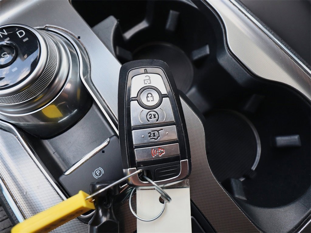 Used 2024 Ford Edge Titanium image 26