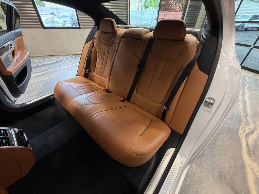Used 2017 BMW 750i xDrive AWD/4WD image 6