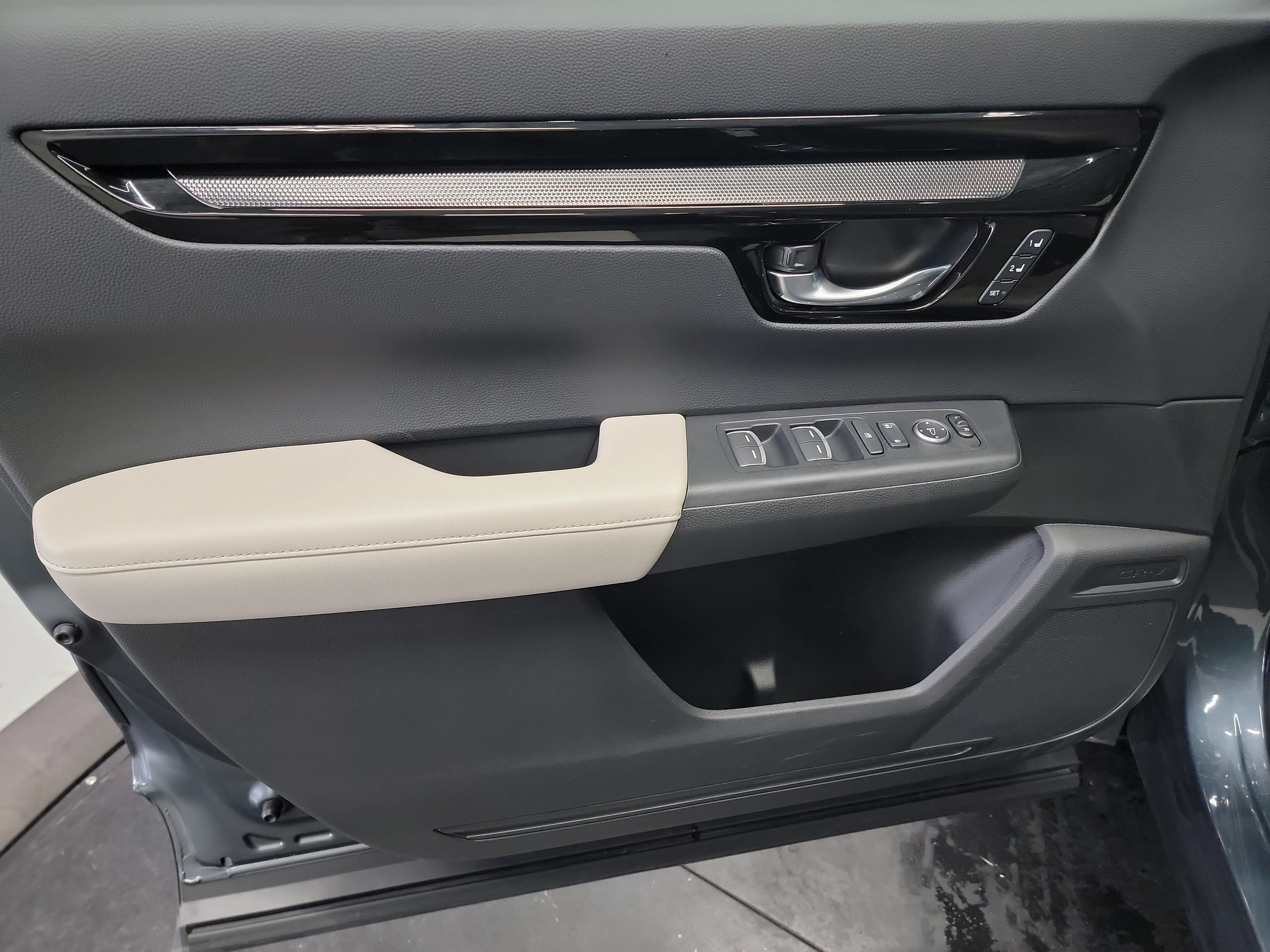 Used 2024 Honda CR-V EX-L image 13