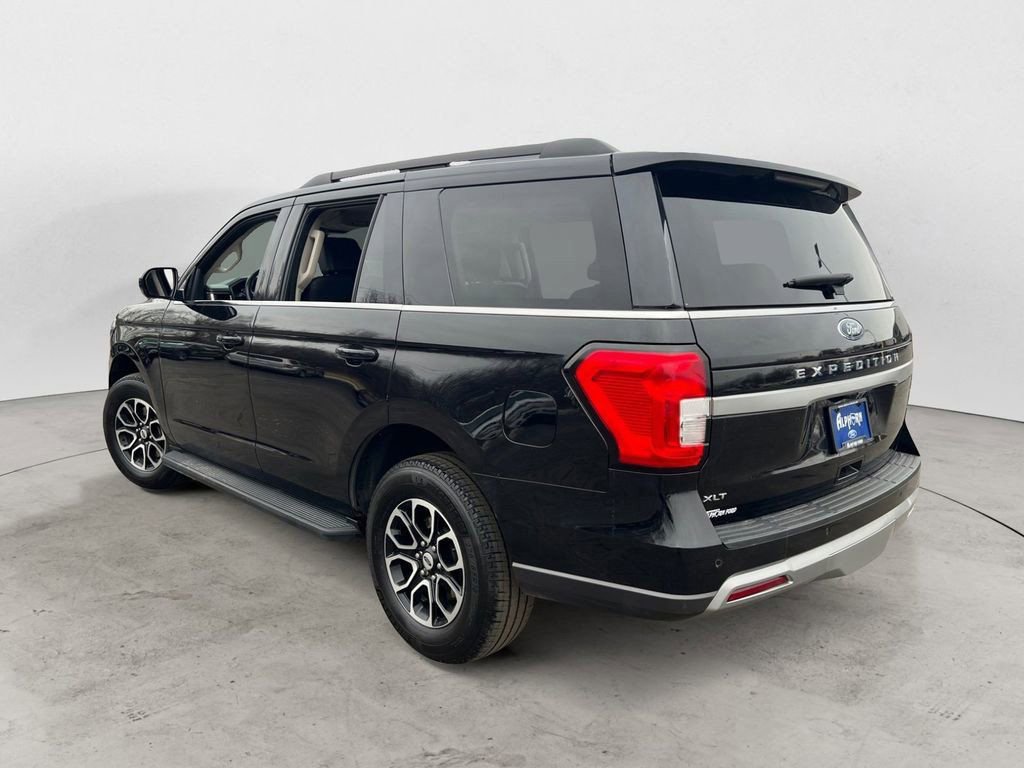 Used 2024 Ford Expedition XLT image 4