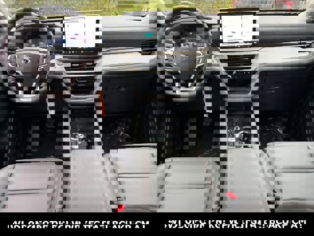 New 2026 Ford Explorer Active w/ Active Comfort Package image 6