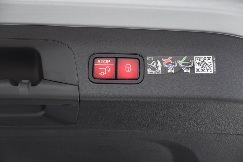 Used 2026 Mercedes-Benz GLS 450 4MATIC w/ AMG Line Exterior image 30