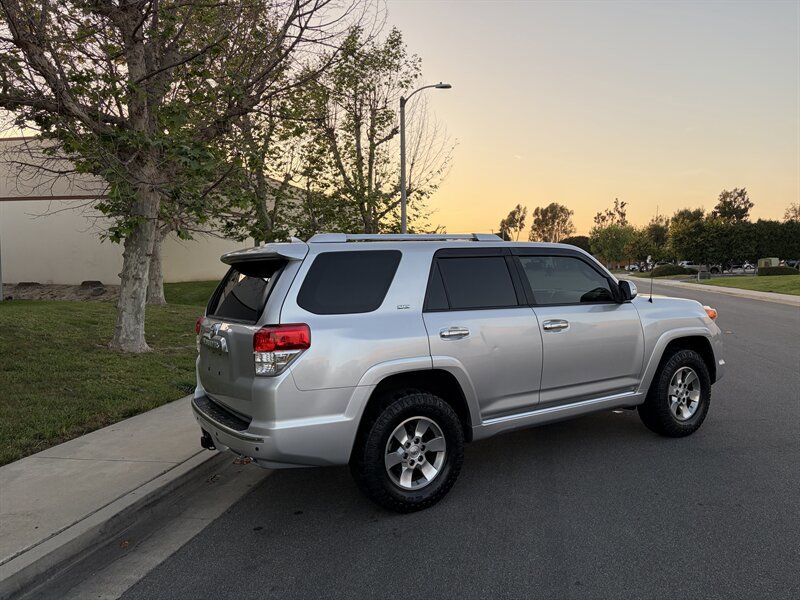 Used 2012 Toyota 4Runner SR5 w/ Convenience Pkg AWD/4WD image 4