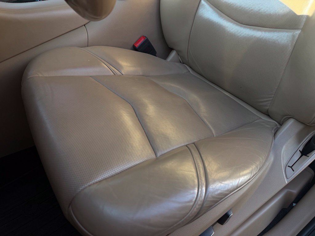 Used 2019 Cadillac Escalade Platinum AWD/4WD image 25