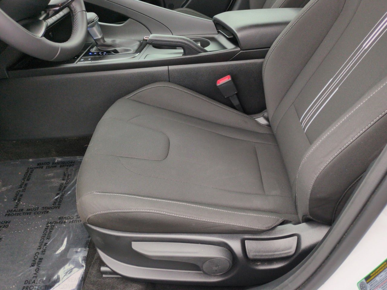 Used 2025 Hyundai Elantra Sport FWD image 13