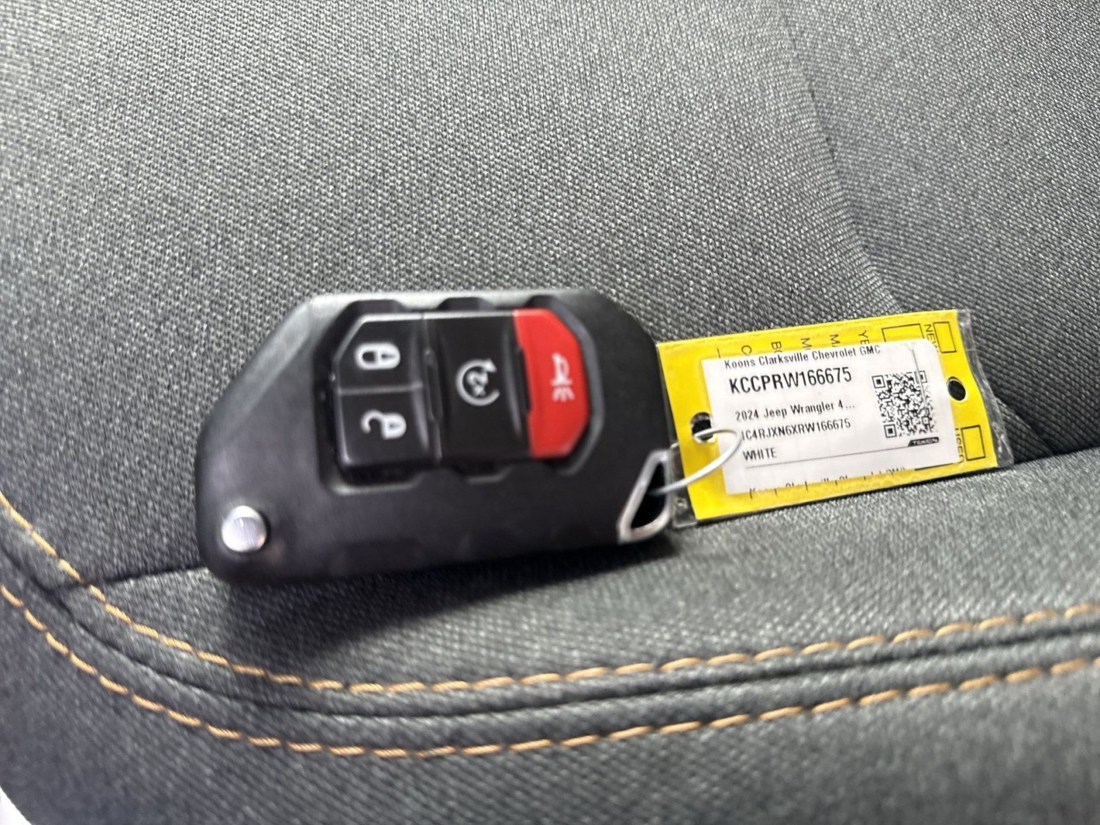 Used 2024 Jeep Wrangler Unlimited AWD/4WD image 25
