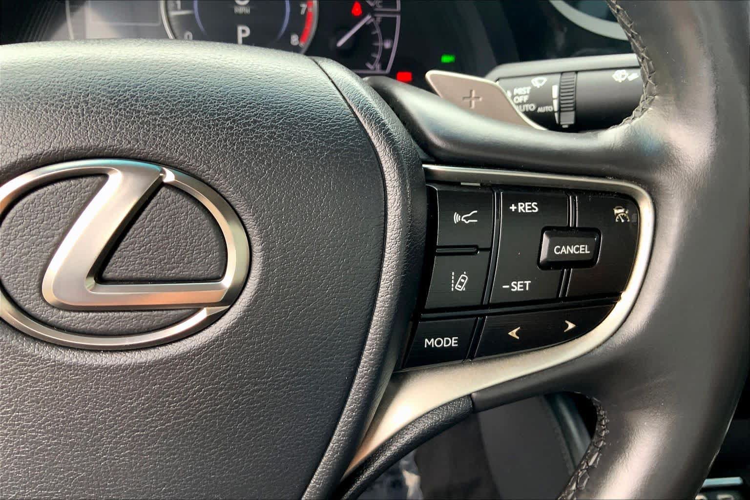 Certified 2024 Lexus ES 350 w/ Premium Package FWD image 25