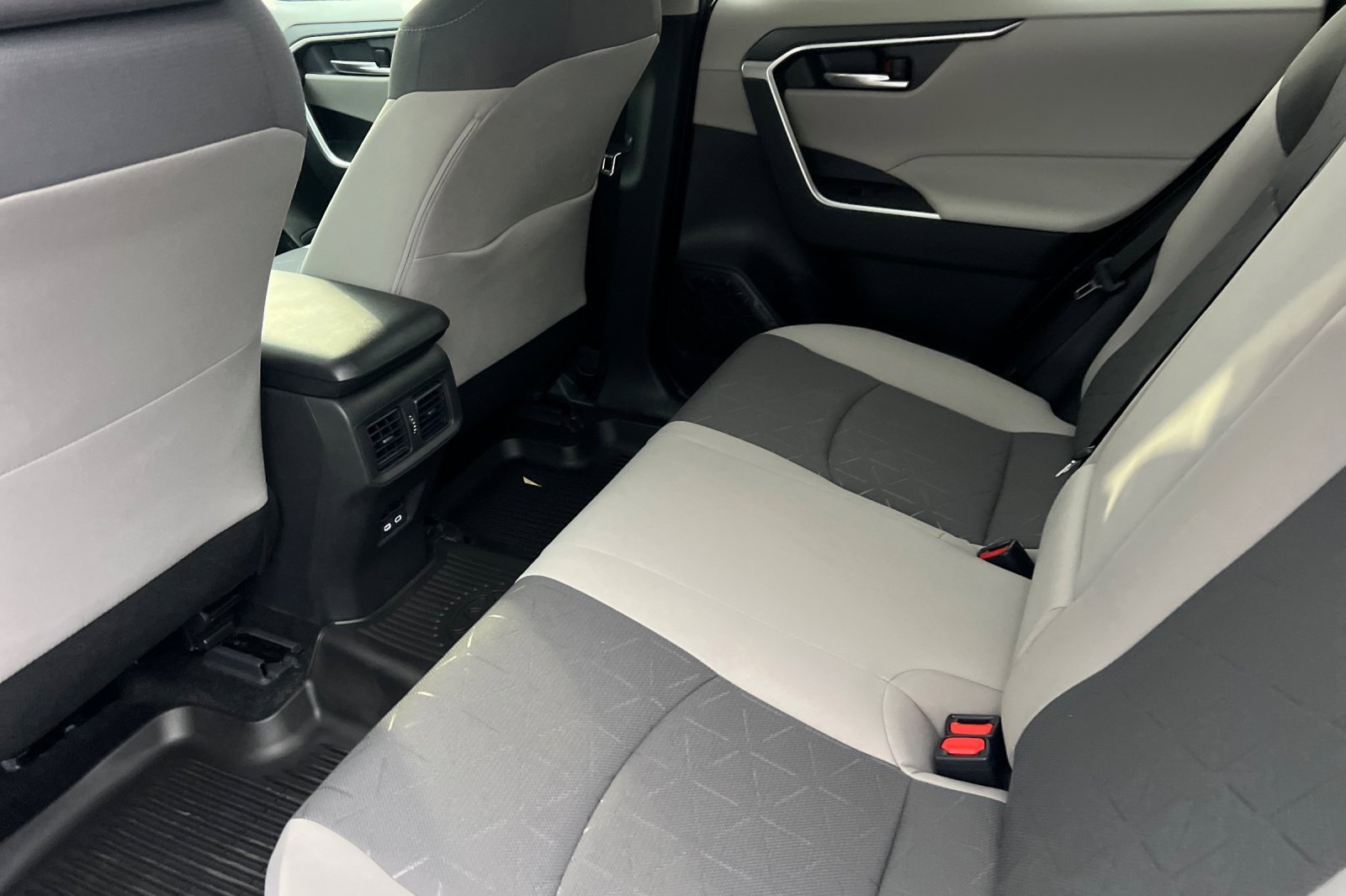 New 2025 Toyota RAV4 XLE w/ Convenience Package image 9