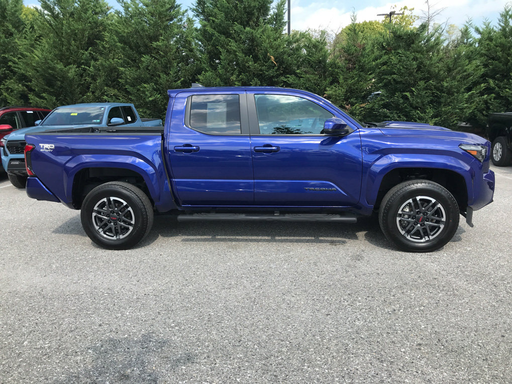 Certified 2024 Toyota Tacoma TRD Sport AWD/4WD image 8