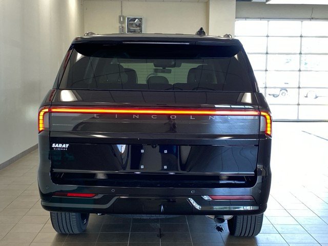 New 2027 Lincoln Navigator Reserve w/ Jet Appearance Package AWD/4WD image 6