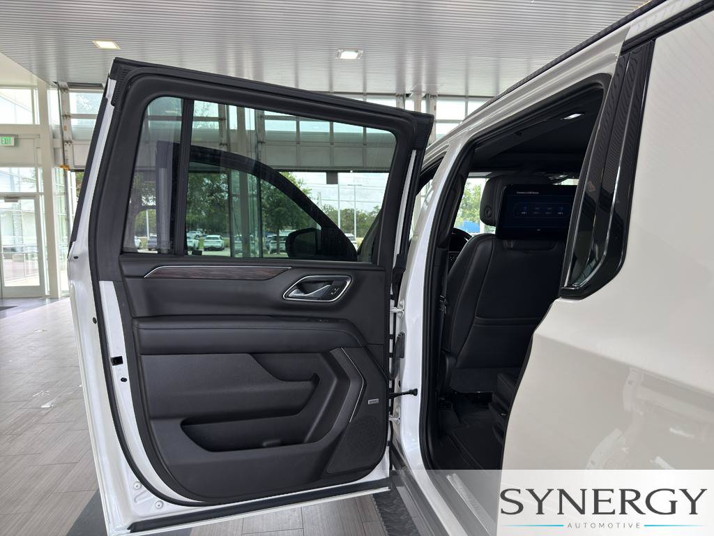Used 2021 Chevrolet Suburban Z71 w/ Luxury Package AWD/4WD image 24