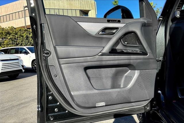 New 2025 Lexus LX 600 F Sport w/ Accessory Package (Z1) AWD/4WD image 16