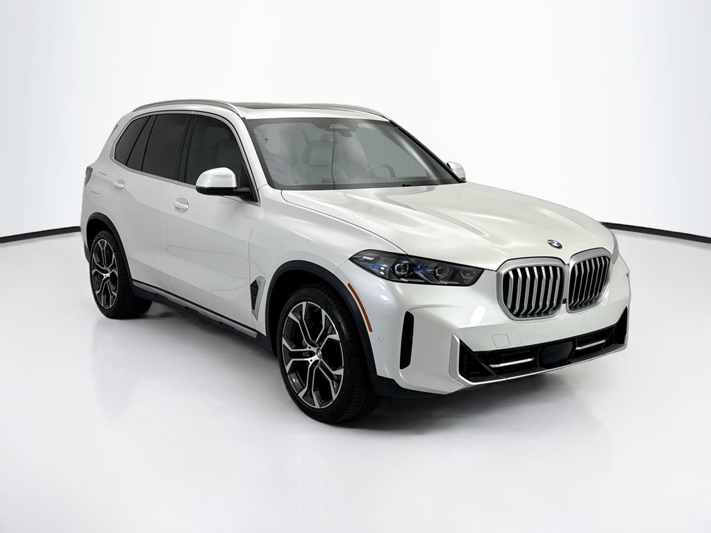 Used 2024 BMW X5 xDrive40i w/ Premium Package AWD/4WD image 3